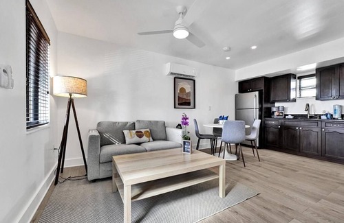 North Beach Apartment | Waves on Walnut
