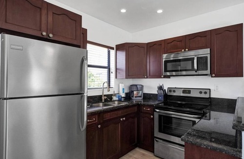 North Beach Apartment | Waves on Walnut