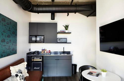 East Nashville Hotel | Waymore's Guest House