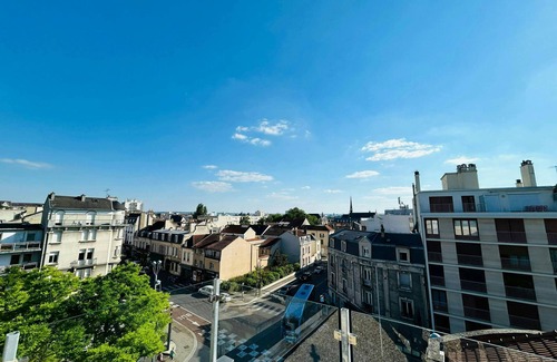 Barbatre Apartment | We Live In R - Suite 103