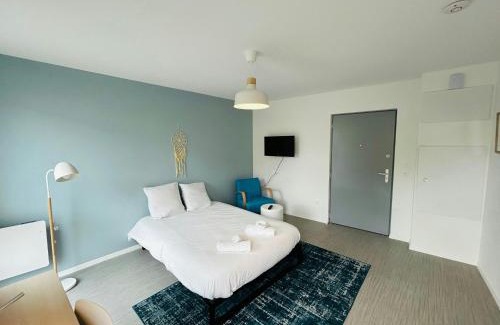 Barbatre Apartment | We Live In R - Suite 201
