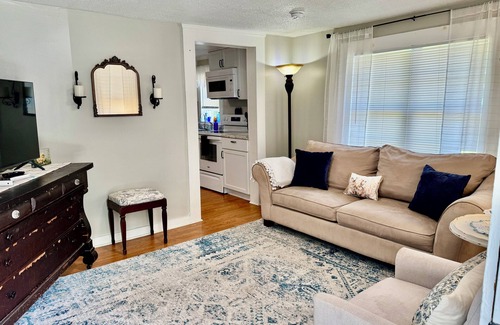 Prattville House | Welcome to Granny's house. Pet friendly!