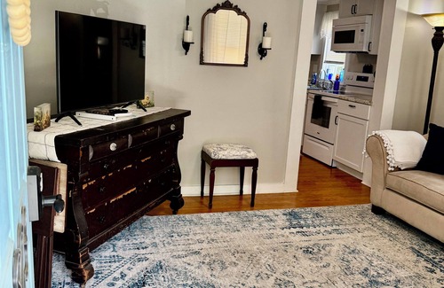Prattville House | Welcome to Granny's house. Pet friendly!