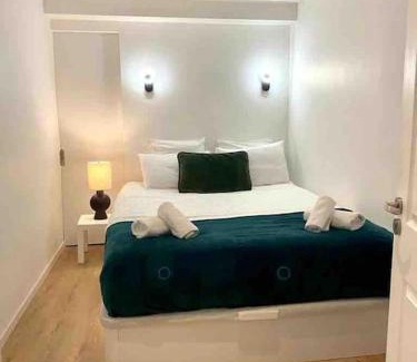 Jean-Medecin Apartment | Welcome to Matteo's Bar - Place Massena 5min beach
