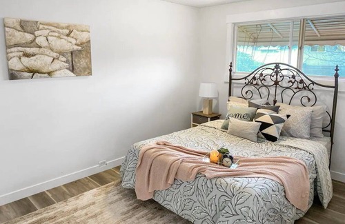 Varsity House | Welcome to our Spacious 6 Bedroom Varsity Home in Calgary's Inner City!