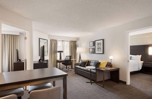 Reno/Tahoe Airport Resort | Welcome to Paradise! 3 Breathtaking Units, Close to Nevada Historical Society!