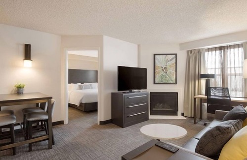 Reno/Tahoe Airport Resort | Welcome to Paradise! 3 Breathtaking Units, Close to Nevada Historical Society!