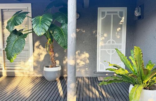 Glenroy House | Welcome to The Roy - Family home close to airport and train!