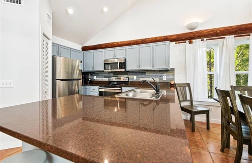 Plantation House | Welcome to The Lazy Dolph-Inn!