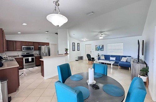 Port Charlotte Villa | Welcome to Your Riverside Retreat!