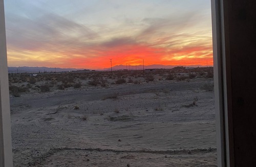 Wonder Valley Cabin | Welcoming 1-bedroom cabin in Twentynine Palms with Stars