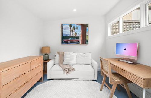 Kew East House | Wellness Escape- 1 Bed Home with Studio & Sauna