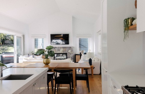 Werri Beach House | Werri Beach Retreat- 100m to the beach!