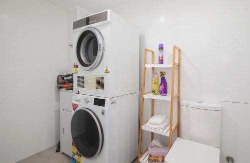 Ettalong Beach House | Whale Song Serenity - Ettalong Beach Garden Stay