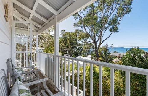 Hyams Beach House | Whalers Retreat - Hyams Beach 3BR cottage