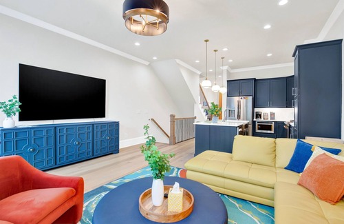 Hitch Village - Fred Wessels Homes House | Wharfside Whimsy | 3BR Retreat Walk to River St