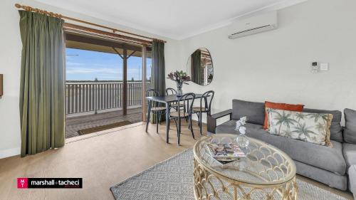 Bermagui House | What A View Unit4 120 Lamont St Bermagui Holiday Unit