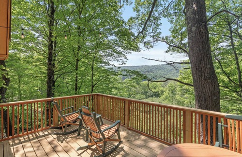 Johnson Cabin | Whimsical Vermont Cabin w/Hot Tub & Mountain Views