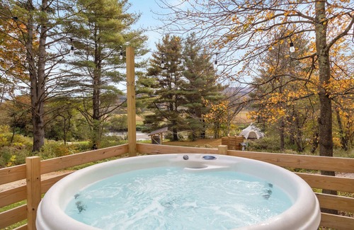 Johnson Cabin | Whimsical Vermont Cabin w/Hot Tub & Mountain Views