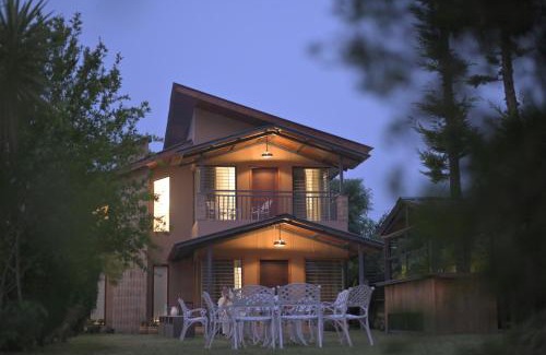 Kaul Hotel | Whispering Oaks
