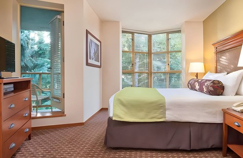 Village North Resort | Whistler Cascade Lodge Resort with A Full Kitchen