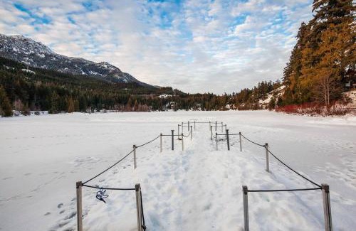 Whistler Creekside Apartment | Whistler Studio by Gondola & Free Parking