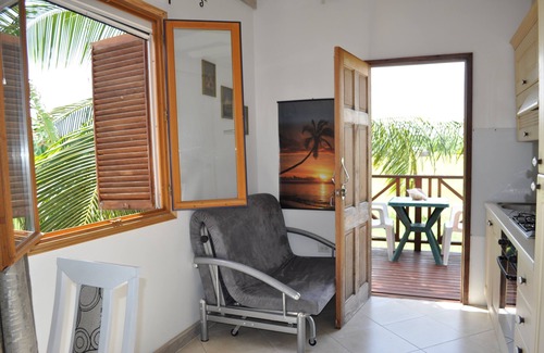 Silver Sands Apartment | White Coconut Studio