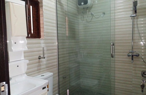 Alimosho Hotel | White Court View Hotel