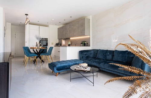 Stratford Apartment | White Elegant Tranquility, Park Side Life