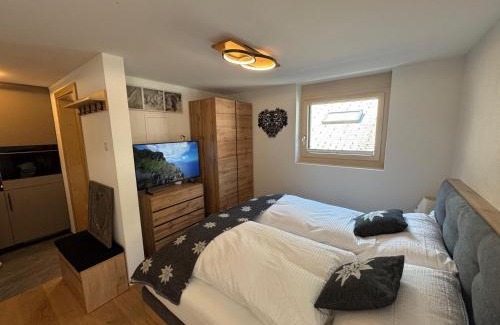 Busserach Apartment | White Flake