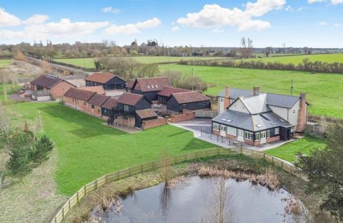 Halesworth House | White House Lodges - Dragonfly
