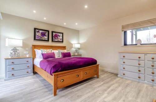 Halesworth House | White House Lodges - Nightingale