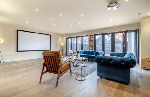Halesworth House | White House Lodges - Swallow
