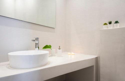 Messaria Apartment | White Orchid Suites