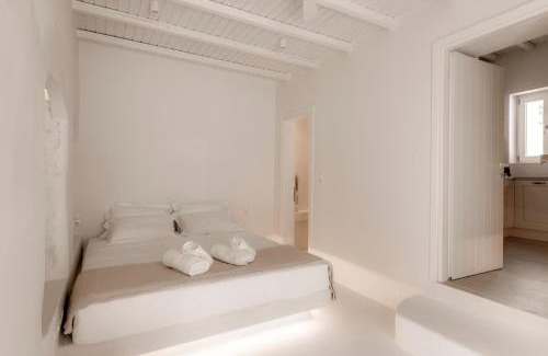 Ermoupoli Apartment | White Suites