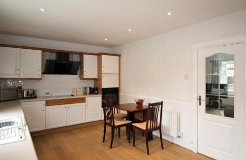 Whitley Bay House | Whitley Bay - Sleeps 6 - Dogs welcome