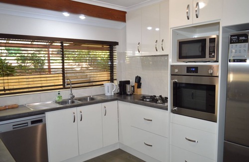 Happy Valley House | Whole House Plus Granny Flat
