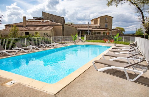 Ferrieres-les-Verreries House | Whole lodging : Gîte Arche - Pic St Loup region, Gîte Arche - Pic St Loup region