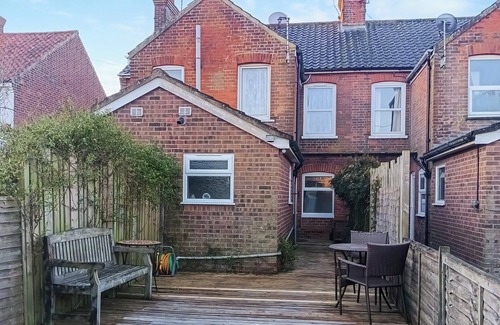 Reydon Cottage | Why not stay at this lovely cottage.