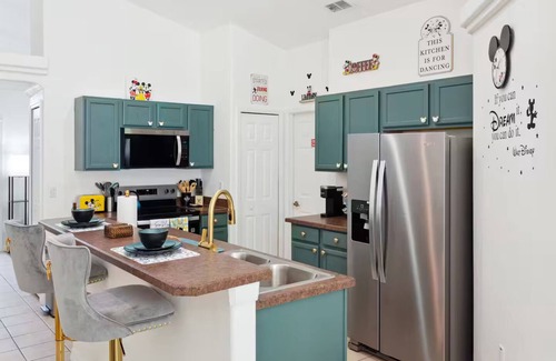 Vizcay House | Why stay in a hotel when you can have this entire home for your next gateway.