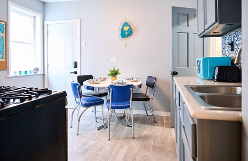 Noble Square Apartment | Wicker Park 2Bdrm Near Downtown & Salt Shed Fall Special 159.00 Oct 5-10