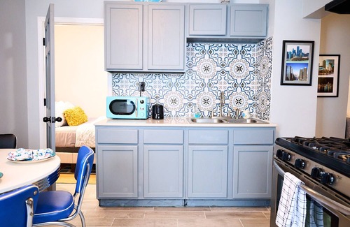 Noble Square Apartment | Wicker Park 2Bdrm Near Downtown & Salt Shed Fall Special 159.00 Oct 5-10