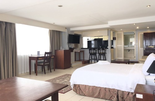 Barretto Resort | Wild Orchid Beach Resort