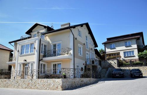 Sandomierz House | Willa Różana - Apartamenty i Pokoje Gościnne