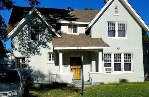 Vollintine-Evergreen Apartment | Willett 1 Adorable Two bedroom