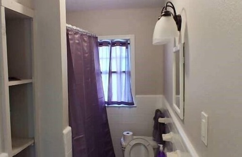 Vollintine-Evergreen Apartment | Willett 4 Adorable 1BR Apartment