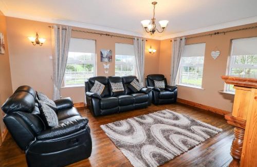Newry House | Willow Tree Farm House