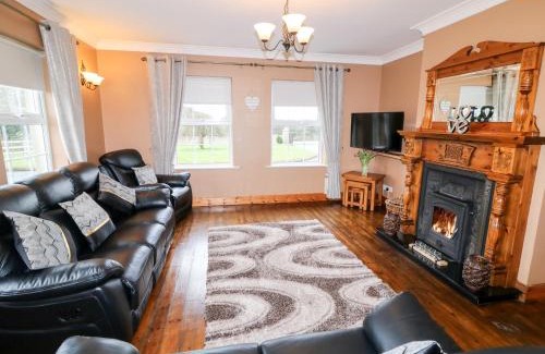 Newry House | Willow Tree Farm House