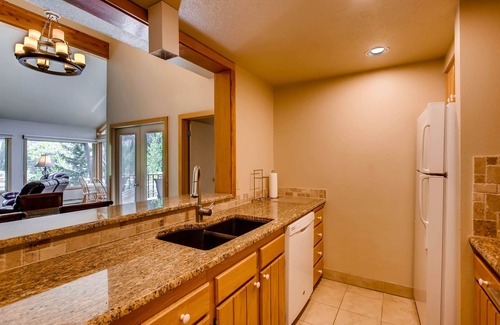 Lakeside Village Condo | Willows 1716