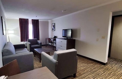 Canton Hotel | Wingate by Wyndham Canton/Hall of Fame